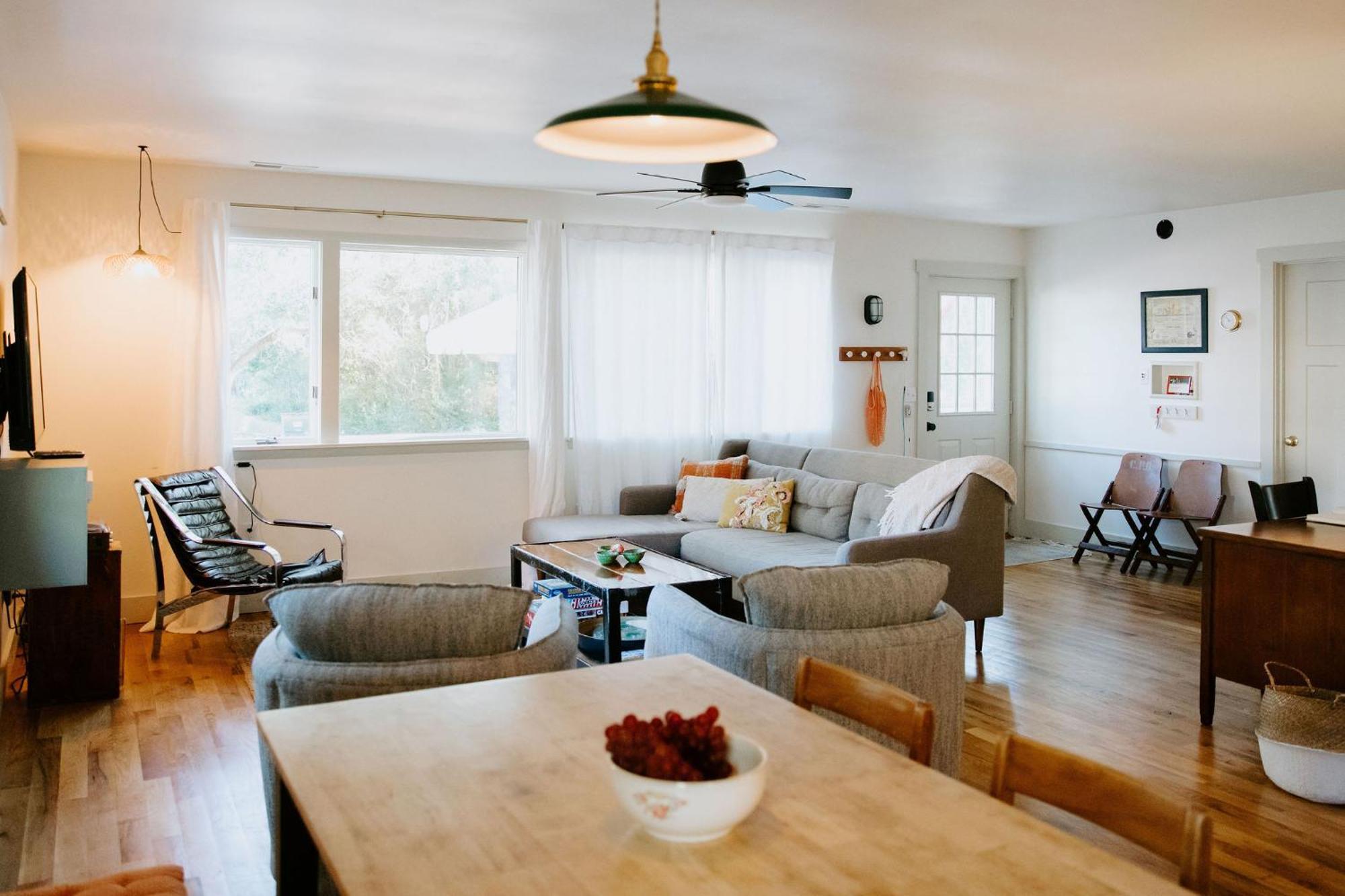 Cottage By The Sea: Pagnotto Shellback House Oak Island Bagian luar foto